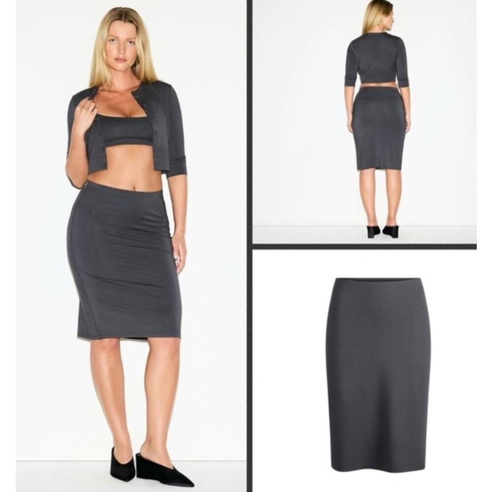 SKIMS nwt size small lounge skirt